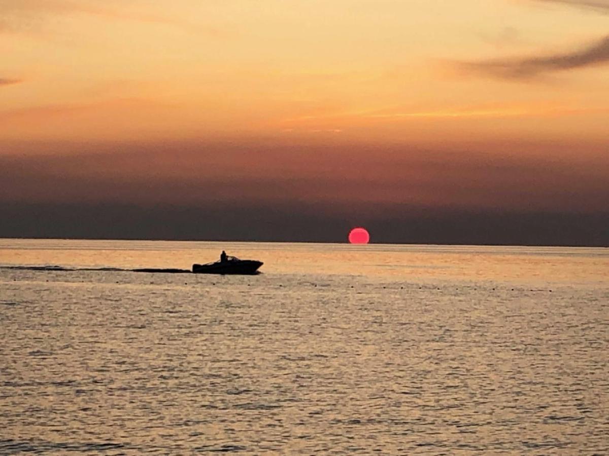 Shimunelka Peroj Luaran gambar
